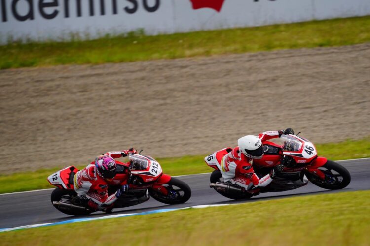Pebalap Astra Honda Bertekad Bawa CBR Series Berjaya di ARRC Mandalika 1 BALAPAN— Para pebalap Astra Honda Racing Team (AHRT) saat mengikuti Asia Road Racing Championship (ARRC) 2024.
