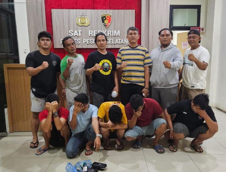 Lagi Asik Main Judi, Lima Pelaku Dibekuk Macan Kumbang, Ditemukan Uang Tunai Sebagai Taruhan 1 f588b632 5624 498e bfc6 c74be9e1c93b