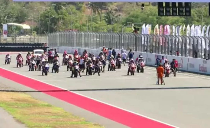 BALAP MOTOR— Kejurnas Balap Motor Sportbike Pertamina Mandalika Racing Series 2024 digelar di Pertamina Mandalika International Circuit, Lombok NTB.