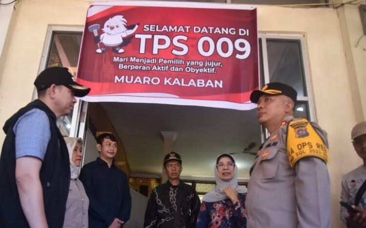 Pemko Sawahlunto Dukung dan Fasilitasi Kelancaran PSU DPR RI 1 PANTAU—Penjabat Wali Kota Sawahlunto Fauzan Hasan dan jajaran Forkopimda pantau langsung suasana TPS PSU DPD RI
