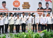PKS Resmi Serahkan SK Dukungan ke Mahyeldi-Vasco Maju Pilgub Sumbar