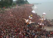 Ribuan Warga Saksikan Pesona Tabuik, Akses Jalan Ditutup