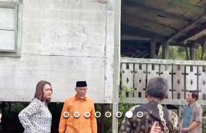 tinjau— Gubernur Sumbar, Mahyeldi Ansharullah saat melakukan peninjauan langsung ke lokasi di Studio Alam LPP TVRI di Depok, Jumat (19/7).