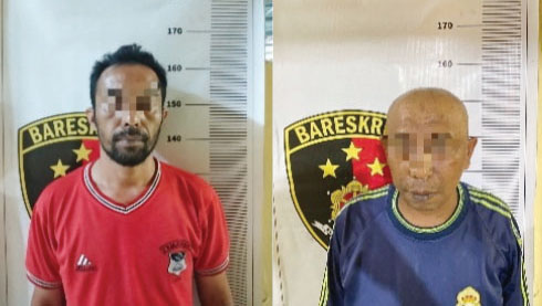 2 Pria Paruh Baya Ditangkap Gegara Judi Online 1 JUDI ONLINE— Dua pelaku judi ditangkap jajaran
Satreskrim Polres Padangpanjang di salah satu rumah
makan dan sebuah warnet.