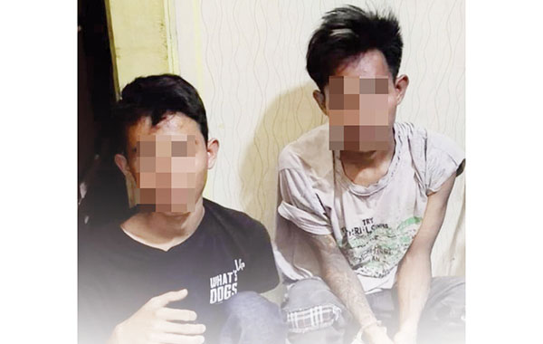 PENGEDAR SABU— Dua sekawan yang terlibat peredaran sabu ditangkap jajaran Polsek Bungus Teluk Kabung.