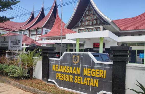 Kejari Painan Lakukan Penyelidikan Dugaan Perjalanan Fiktif Dinas Pertanian Pessel Tahun 2022 - 2023 1 249ddaeb efe8 4ea5 953c 849ed4e87ff6 1