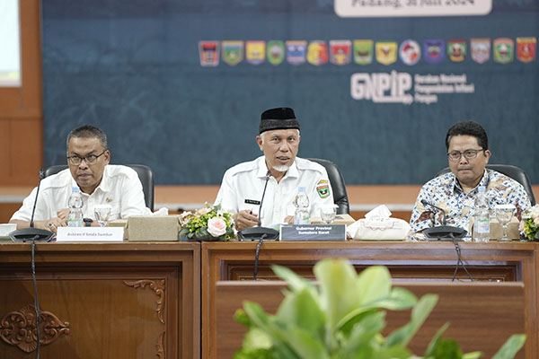 Inflasi Sumbar Nomor 4 Tertinggi Nasional 1 High Level Meeting --Gubernur Sumbar, Mahyeldi Ansharullah, saat memimpin High Level Meeting Tim Pengendali Inflasi Daerah (HLM TPID) Sumbar Triwulan III-2024 di Aula Anggun Nan Tongga Kantor Perwakilan Bank Indonesia (KPw BI) Sumbar, Rabu (31/07).