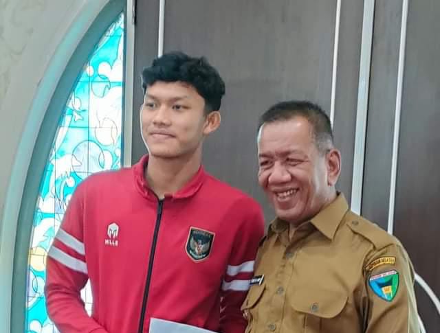 Bupati Pessel Rusma Yul Anwar Berharap Muncul Lagi di Pessel Ikram Algiffari Lainnya 1 358f6942 4115 4c43 a734 b23b2a1a1897