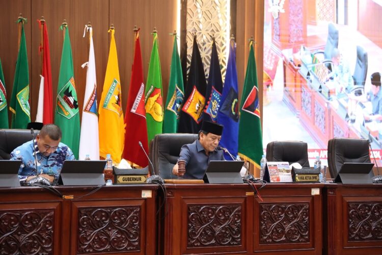 jawaban Gubernur--Rapat paripura jawaban Gubernur terhadap pandangan umum fraksi-fraksi terhadap perubahan APBD  tahun anggaran 2024.