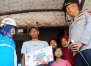 Rayakan HUT RI Ke-79, Donasi Pegawai PLN Nyalakan 7.357 Listrik Gratis bagi Keluarga Kurang Mampu