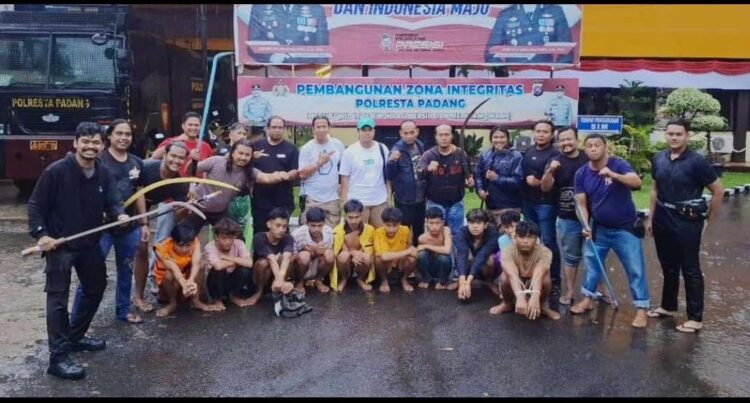 Tawuran Antargeng Pecah di Lubeg, Tangan Kiri Remaja Putus Ditebas Clurit Lawan, 10 Orang Ditangkap, Pelaku Utama masih Buron 1 65b76b20 8e0f 4489 8e40 fcc85385f232