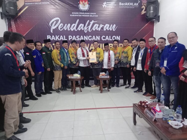 Pendaftaran Hendrajoni-Risnaldi Sebagai Bapaslon Bupati dan Wakil Bupati Pesisir Selatan Dinyatakan Diterima 1 85c08353 3882 4cc9 985d acde8d49c892