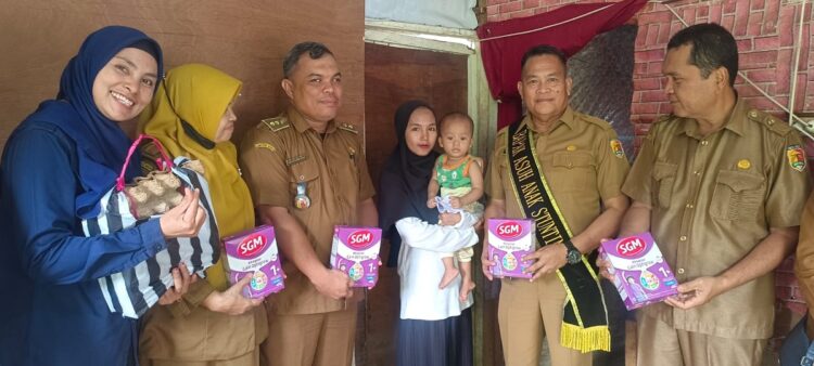 Bagian Program Pemerintah Mencegah Stunting, BAAS Salurkan Bantuan Paket Makanan pada Arsyaka Alfarisqi 1 MAKANAN TAMBAHAN—Arsyaka Alfarisqi, Warga Kelurahan IX Korong, Kota Solok menerima bantuan paket makanan tambahan dari Dinas Pengendalian
Penduduk dan Keluarga Berencana (DPPKB) Kota Solok.