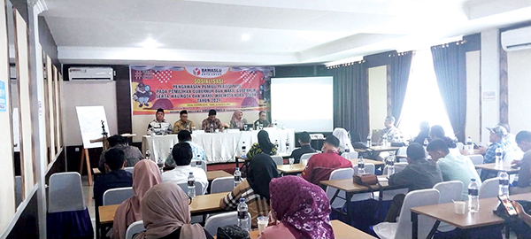 SOSIALISASI— Sosialisasi bersama wartawan terkait sosialisasi pengawasan partisipatif pemilihan serentak 2024, Kamis (22/8).