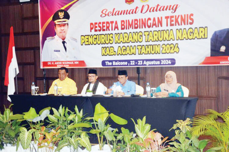 BIMTEK— Bupati Agam, diwakili Asisten II Setda Agam, Jetson, buka secara resmi Bimbingan 
Teknis (Bimtek) bagi Pengurus Karang Taruna Nagari, yang digelar Dinas Sosial Kabupaten Agam, di Hotel Balcone, Tilatang Kamang, Kamis (22/8).