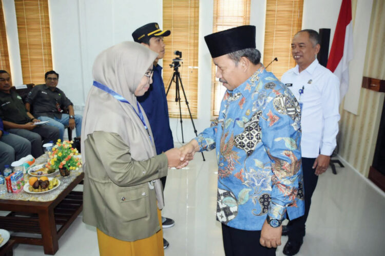 Bupati Agam Buka Secara Resmi SLI Stasiun GAW Bukik Koto Tabang 1 SLI TEMATIK— Bupati Agam membuka SLI Tematik yang digelar oleh BMKG Stasiun GAW Bukik Koto Tabang, di Aula Kantor Stasiun Pemantau GAW Koto Tabang, Kamis (1/8).
ist