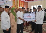 Baznas Agam Salurkan Zakat Rp356 Juta untuk Ratusan Mustahik di Agam Barat