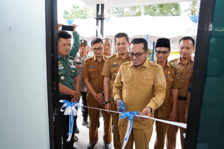 Gedung Posyandu Orchid Diresmikan 1 Bupati Tanah Datar Eka Putra SE. MM. meresmikan Gedung Posyandu Orchid yang