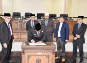 DPRD – Pemkab Agam Sahkan Perda APBD Perubahan 2024