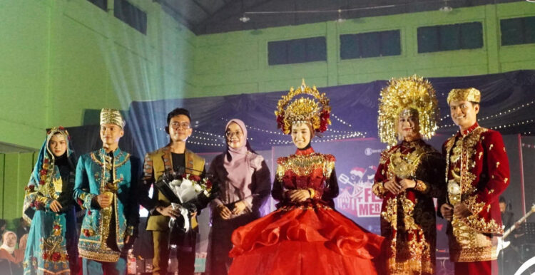 Ditampilkan di Fashion Show Festival Merah Putih