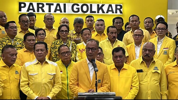 Agus Gumiwang Resmi jadi Plt Ketua Umum Partai Golkar 1 BERIKAN KETERANGAN— Pelaksana tugas (Plt) Ketua Umum Partai Golkar, Agus Gumiwang memberikan keterangan pers di Kantor DPP Golkar, Jakarta, Selasa malam (13/8).