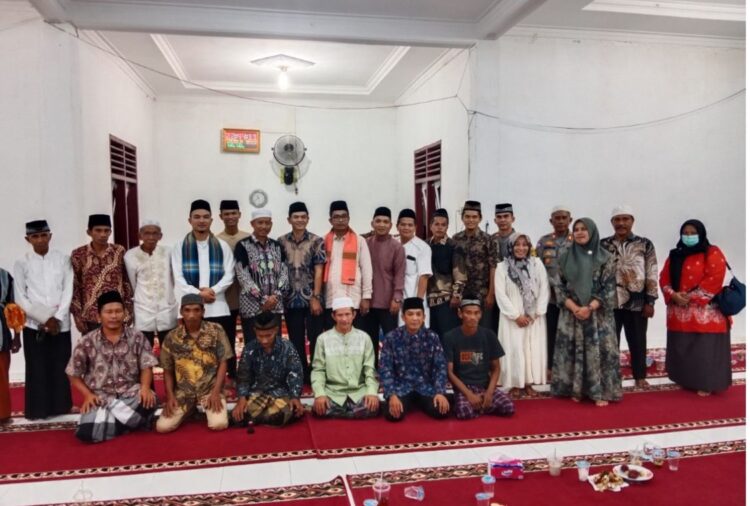 Pas foto skala 3x4 dengan latar belakang berwarna merah (berupa soft file);