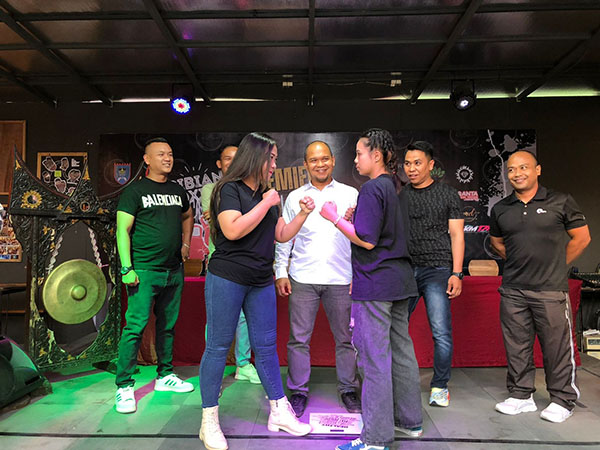 Event Tinju Pertama di Sumbar, Ribian Boxing Club Hadirkan Pertandingan Profesional dan Selebriti 1 SELEBRITI BOXING— Salah satu Pertandingan selebriti boxing yang akan digelar di Ribian Sport Show.