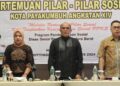 Perkuat Pilar-Pilar Sosial dalam Menyukseskan Program Pemerintah 10 Perkuat Pilar-Pilar Sosial dalam Menyukseskan Program Pemerintah