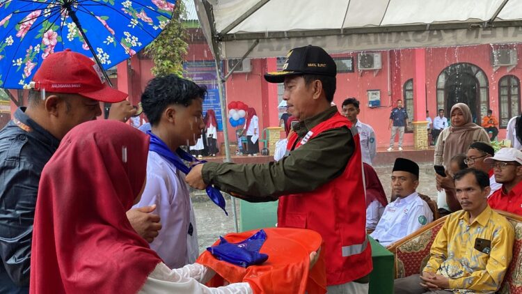 Ciptakan Kepedulian dan Kesiapsiagaan Generasi Muda, Ketua PMI Pasbar Buka Latihan Gabungan PMR se-Pasbar 1 Ketua PMI Pasbar Buka Latihan Gabungan PMR se Pasbar