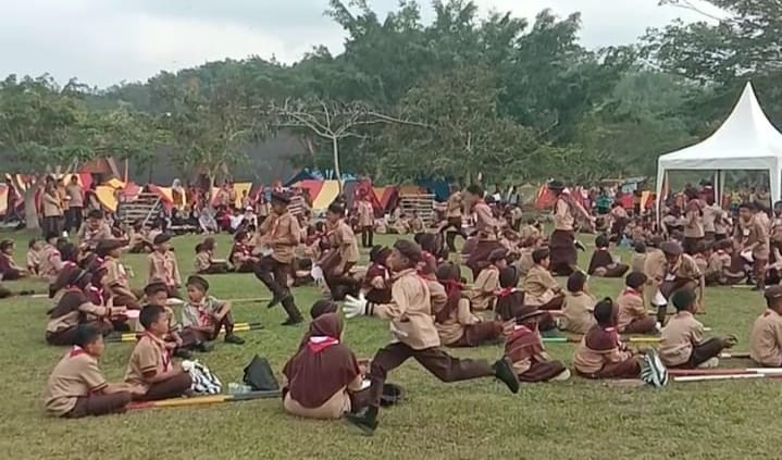 Hari Pramuka Ke 63, Kwartir Cabang Gerakan Pramuka Gelar Pesta Pramuka Siaga 1 PESTA— Hari Pramuka ke Kwartir Cabang Gerakan Pramuka Kota Sawahlunto menggelar Pesta Pramuka Siaga di Camping Ground Kandi Kota Sawahlunto, Selasa (13-14/8).