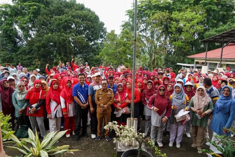 Lepas Jalan Santai Bupati Eka Putra