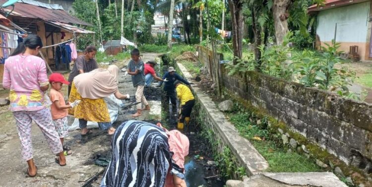 Putus Rantai Penyebaran Cikungunya, Masyarakat Sungai Pagu Bersihkan Lingkungan Bersama 1 Masyarakat Sungai Pagu Bersihkan Lingkungan Bersama