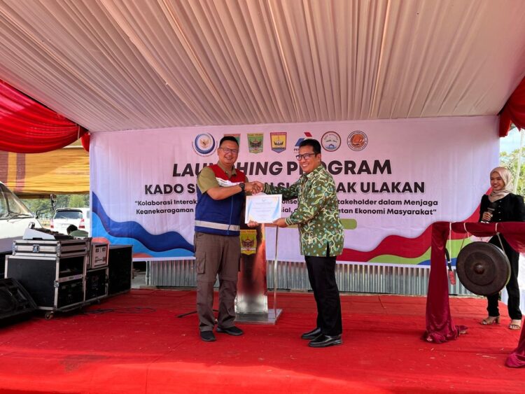 LAUCHING-Program Kado Spesial dan SI Rancak Ulakan di Kawasan Pantai Tiram, Kabupaten Padang Pariaman yang diinisiasi PT Pertamina Patra Niaga Regional Sumatra Bagian Utara (Sumbagut) melalui Aviation Fuel Terminal (AFT) Minangkabau.