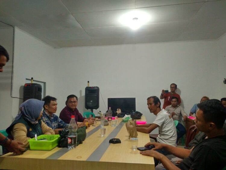 RKN Umumkan Nama Wakil Setelah 17 Agustus 1 SILATURAHMI BERSAMA WARTAWAN—Bakal Calon Bupati Limapuluh Kota RKN, saat bersilaturahmi dengan awak media di kantor PWI Luak Limo Puluah.