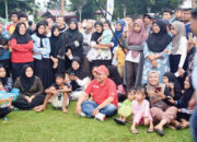 Saksikan Festival Panjat Pinang di GOR Rang Agam, Bupati Ungkap Bangga Pada Warga Lubukbasung