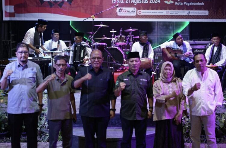musik gamad--Ketua DPRD Sumbar Supardi pada saat pembukaan kegiatan apresiasi musik gamad.