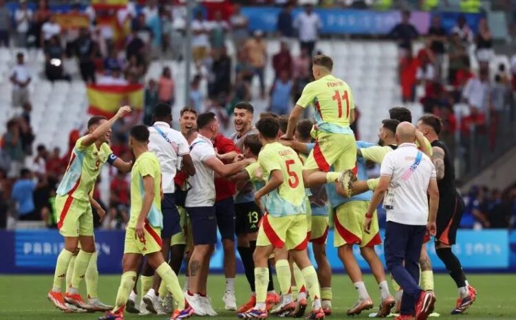 Prancis berjumpa Spanyol di Final Sepak Bola Putra Olimpiade Paris 2024 1 SELEBRASI— Para pemain Timnas Spanyol U-23 merayakan keberhasilan mereka mengalahkan Timnas Maroko U-23 dengan skor 2-1 pada babak semifinal Olimpiade Paris 2024.