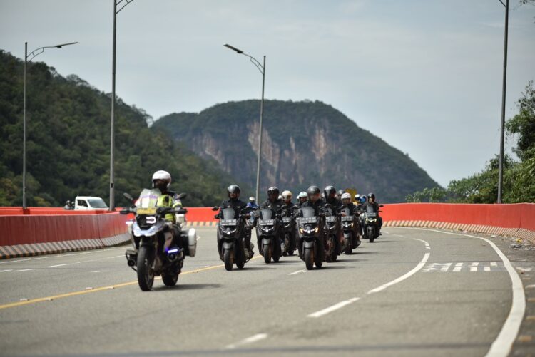 Tour Boemi Nusantara 2024 Etape 6 Sumbar, Sensasi Berkendara Jarak Jauh dengan Fitur Y-Shift dan Riding Mode NMAX Turbo 1 TOURING-Wartawan dan influencer mengikuti Tour Boemi Nusantara 2024 di Sumbar yang diselenggarakan Yamaha untuk ajang pembuktian ketangguhan NMAX Turbo.