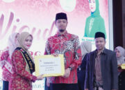 304 Peserta Sekolah Keluarga dan Sekolah Lansia Tahun 2024 Diwisudaa