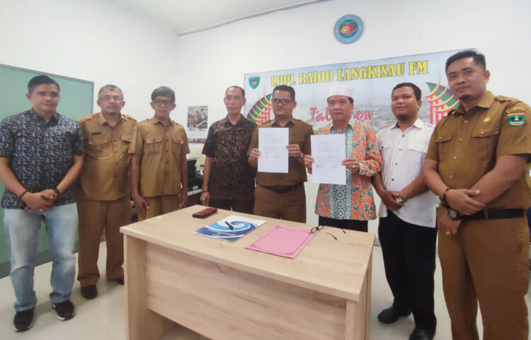 Atasi Fenomena Sosial Kontemporer, MUI Kabupaten Pessel MOU dengan Diskominfo Pessel 1 a4a9d53e 428f 4911 8c38 2d36825da30f 1