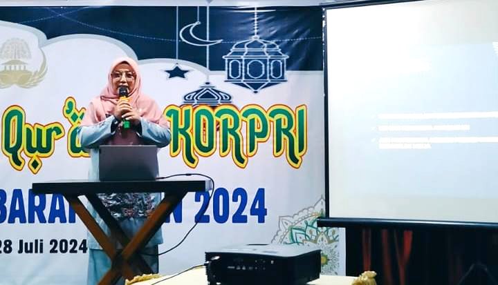 16 ASN Pemko Pariaman Ikuti MTQ Kopri Sumbar 1 MTQ KORPRI—Salah seorang ASN Pemko Pariaman tampil pada ajang MTQ Kopri Tingkat Sumbar.