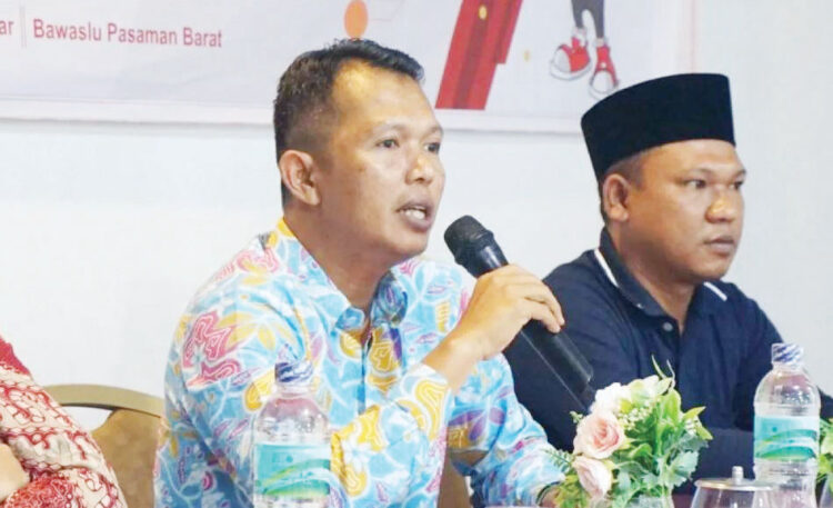 Wanhar 
Ketua Bawaslu Pasaman Barat
