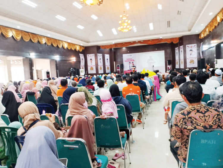 KONSOLIDASI PEMENANGAN— DPD PKS Kota Padang melalukan konsolidasi pemenangan pasangan Bakal Calon Walikota dan Wakil Walikota Padang M.Iqbal-Amasrul di Asrama Haji Tabing, Padang. Minggu (4/8).