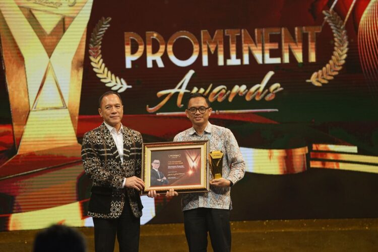 raih penghargaan --Direktur Utama PT PLN (Persero) Darmawan Prasodjo berhasil meraih penghargaan The Prominent CEO of The Year dalam ajang Prominent Award 2024.