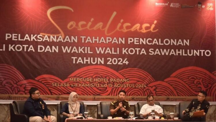 Kejari Ingatkan ASN Sawahlunto, Arief Hidayat: Berhati-hati Jaga Netralitas 1 SAMPAIKAN MATERI—Kasubsi Intelijen Kejaksaan Negeri Sawahlunto Arief Hidayat menyampaikan materi dalam sosialisasi tahapan pencalonan Pilkada.