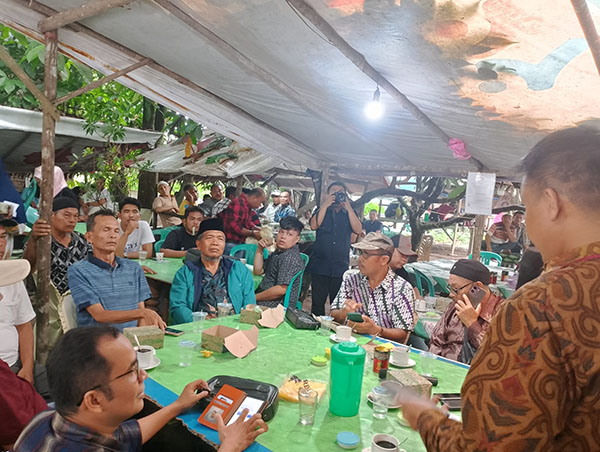 SOSIALISASI— KPU Provinsi Sumatera Barat melakukan sosialisasi Pilkada Serentak tahun 2024 di RM bang Bonar, jalan Jeddah No I, Koto Panjang Ikuakoto, Koto Tangah, tepatnya di belakang Kantor TVRI Sumatera Barat. Minggu (18/8).