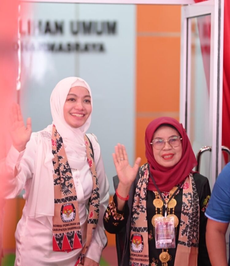 Berbekal Pendidikan dan Pengalaman, Pasangan Annisa-Leli Siap mengabdi untuk Dharmasraya 1 Berbekal Pendidikan dan Pengalaman, Pasangan Annisa-Leli Siap mengabdi untuk Dharmasraya