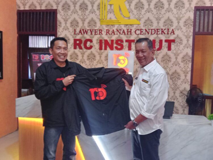 073b9caa 9eb3 4b21 86aa c189d8abe8a4