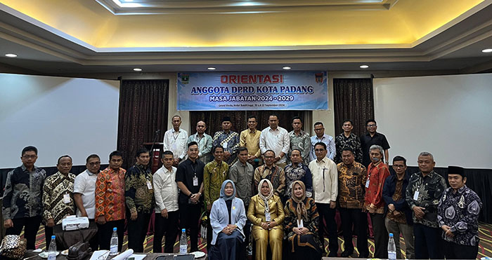 orientasi  -Anggota DPRD Kota Padang masa jabatan 2024-2029  mengikuti kegiatan orientasi  di Bukittinggi mulai 19-22 September.