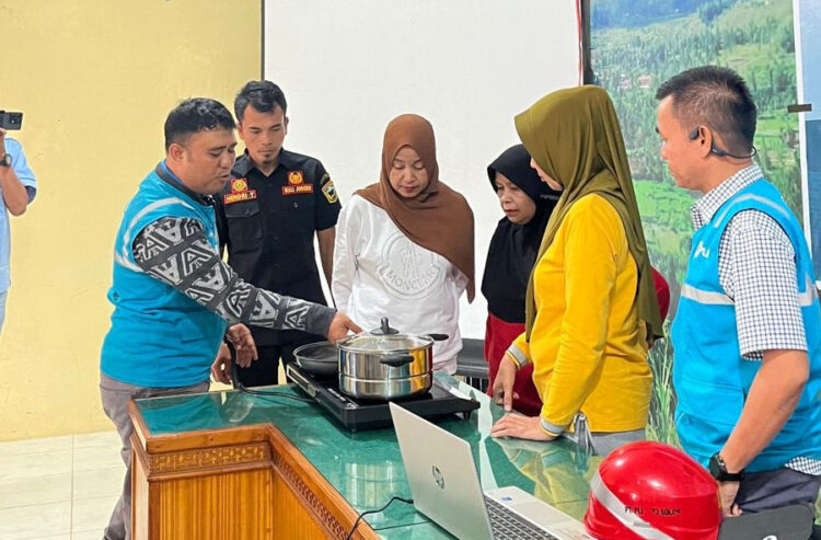 PLN Muara Labuh Terus Sosialisasikan K2 1 Sosialisasikan K2--PLN Unit Layanan Pelanggan (ULP) Muara Labuh Sosialisasikan K2 dan Electrifying Lifestyle kepada masyarakat Pantai Cermin, bertempat di Kantor Camat Pantai Cermin.